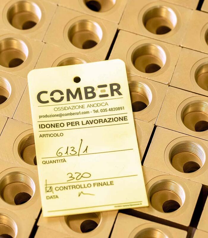 Laboratorio controllo qualità ossidazione alluminio Laboratorio controllo qualità ossidazione alluminio