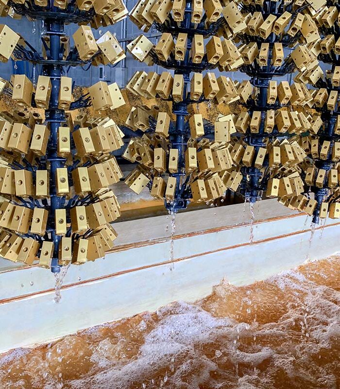 Ossidazione anodica alluminio | Trattamenti alluminio | Comber Srl esegue trattamenti e finiture estetiche su ogni lega dell'alluminio Ossidazione anodica alluminio | Trattamenti alluminio | Comber Srl esegue trattamenti e finiture estetiche su ogni lega dell'alluminio